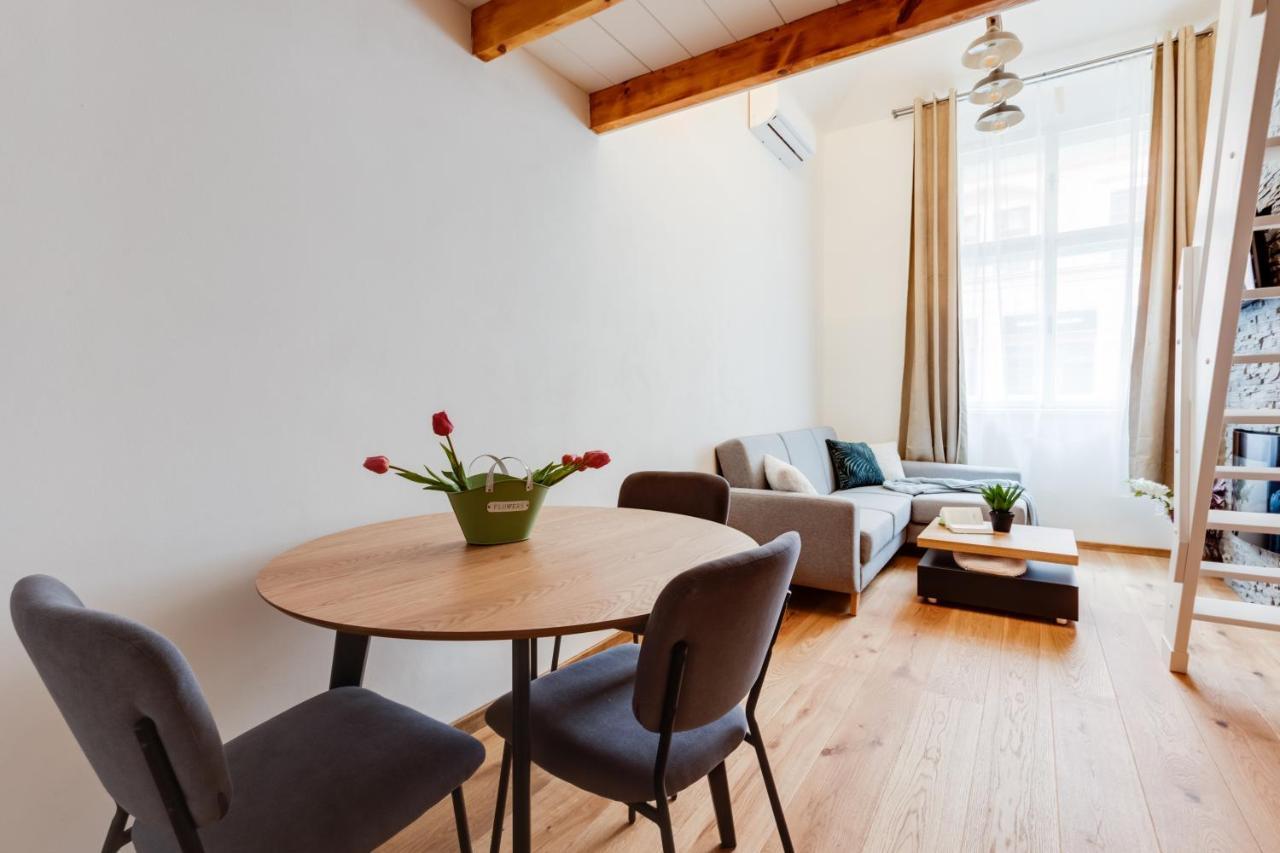 Dream Duplex On Riverside Прага Екстер'єр фото